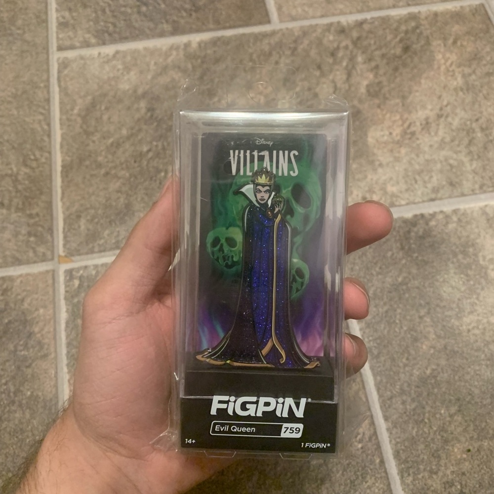 FIGPIN Evil Queen Glitter Target Exclusive 759 Disney Villains New Locked